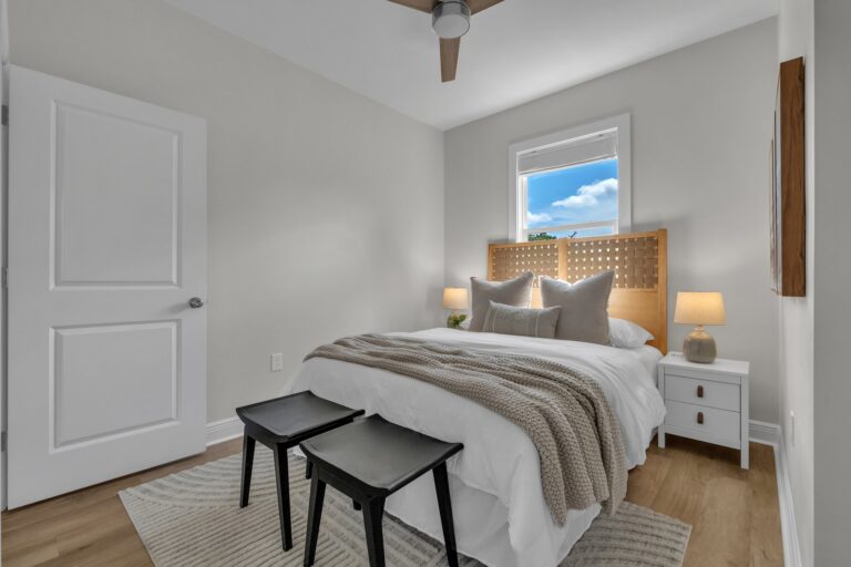Hall bedroom inside angle